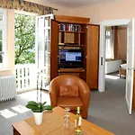 Relaxa At A Luxurious In *