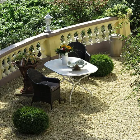 Relaxa At A Luxurious In