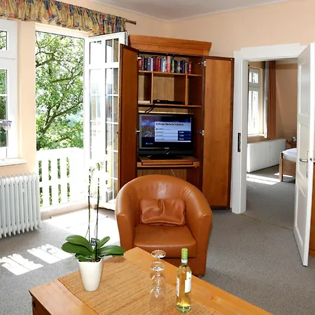 Relaxa At A Luxurious In *