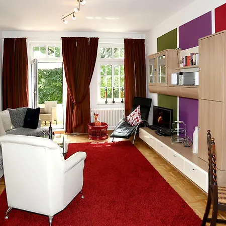 Relaxa At A Luxurious In *