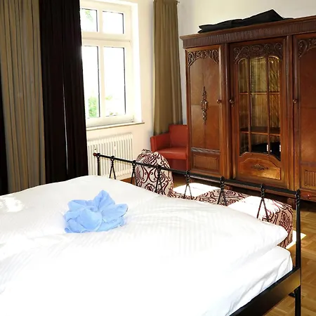 Relaxa At A Luxurious In *