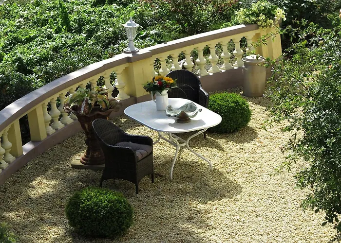 Relaxa At A Luxurious In