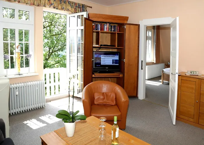 Relaxa At A Luxurious In *