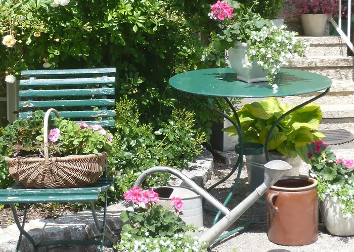 Relaxa At A Luxurious In